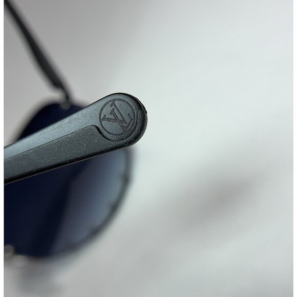 Louis Vuitton Monogram Sunglasses Dark Gun Party Aviator Unisex - Picture 8 of 10